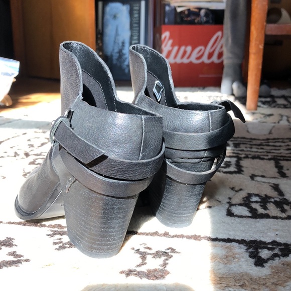 Dolce Vita | Heeled Mule Leather Booties - Picture 5 of 5